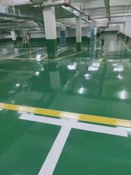環(huán)氧地坪施工現(xiàn)場4